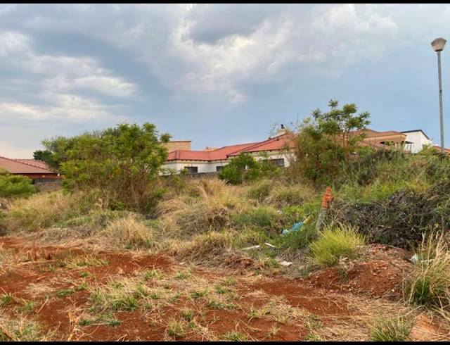 LAND FOR SALE IN CHROOM PARK